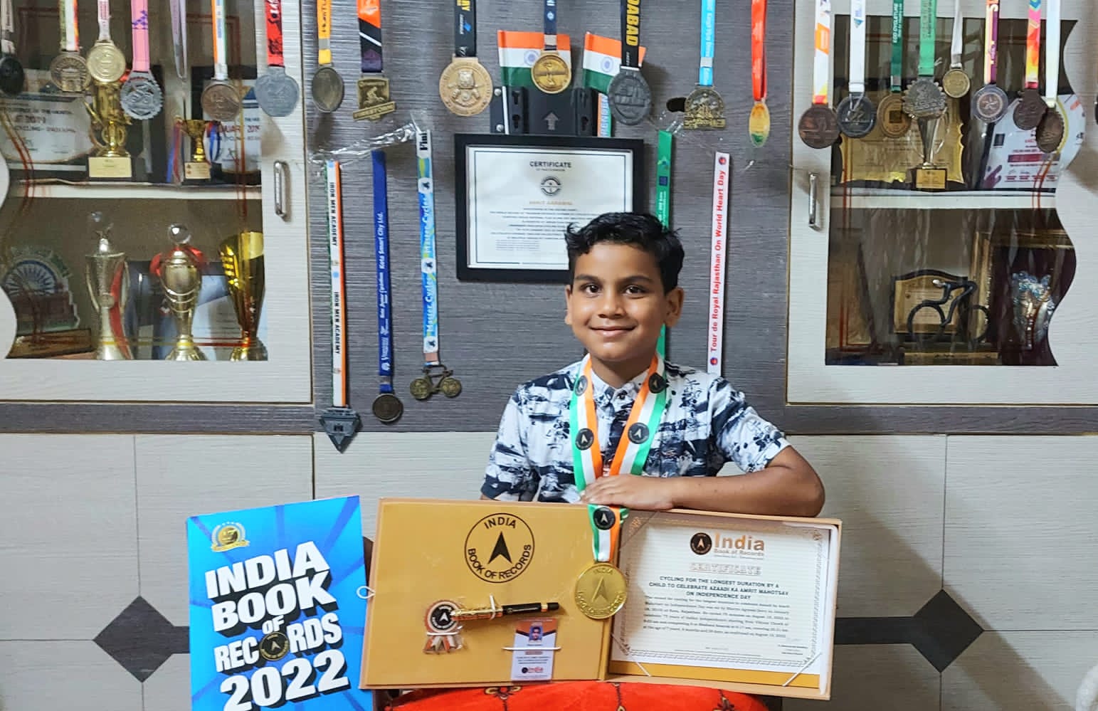 भव्य का भव्य रिकॉर्ड